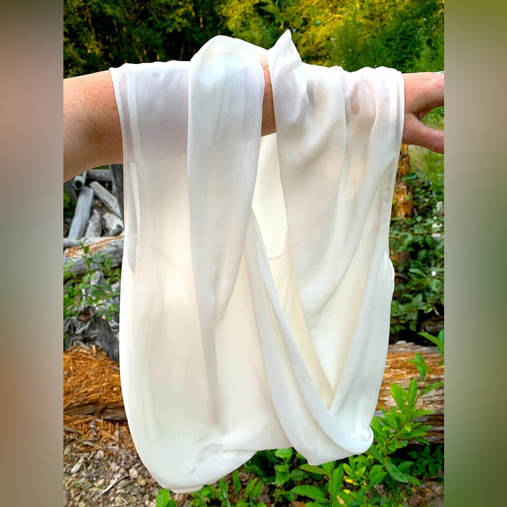 Vince Camuto Silk Pearl white sleeveless layered blouse Sz M whimsical luxury